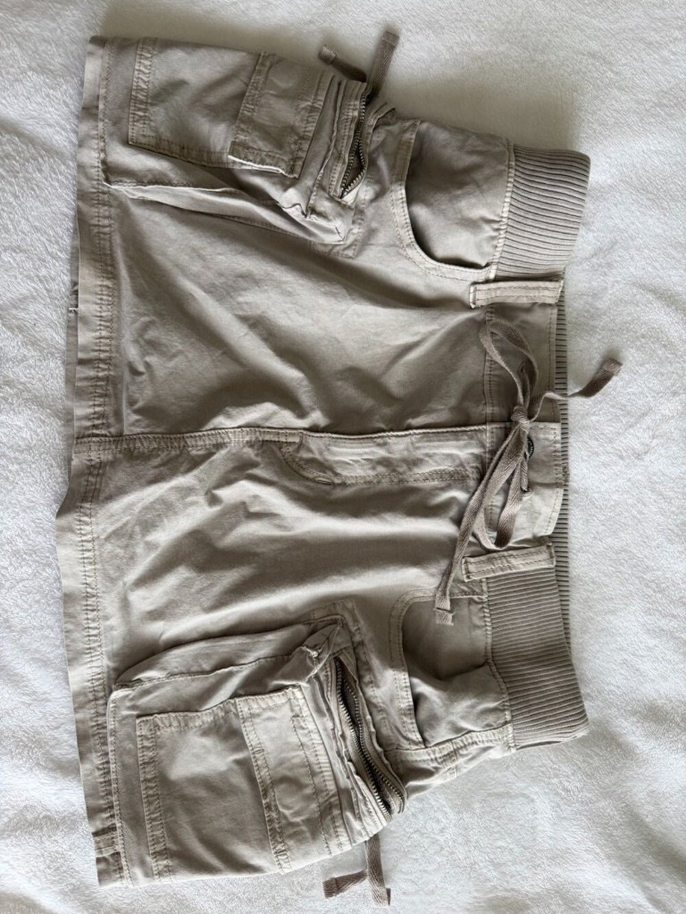American Eagle Cargo Skort